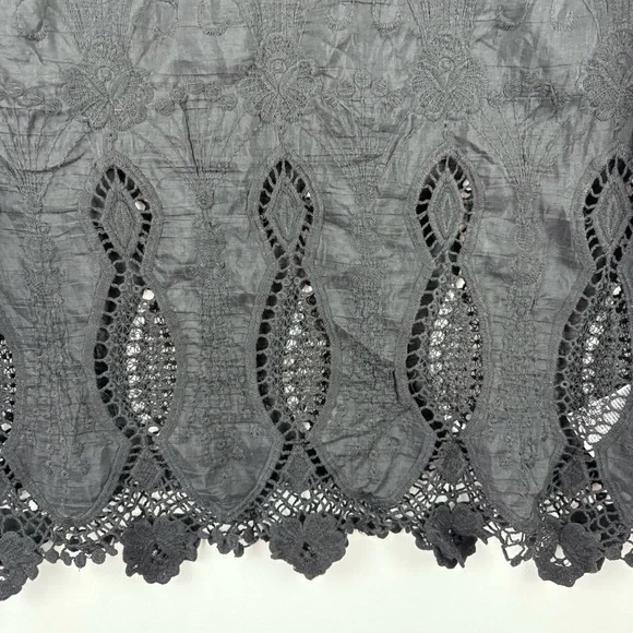 Banana Republic Scalloped Lace Black Blouse Shirt Top Size XS Festive Holiday - Picture 3 of 7